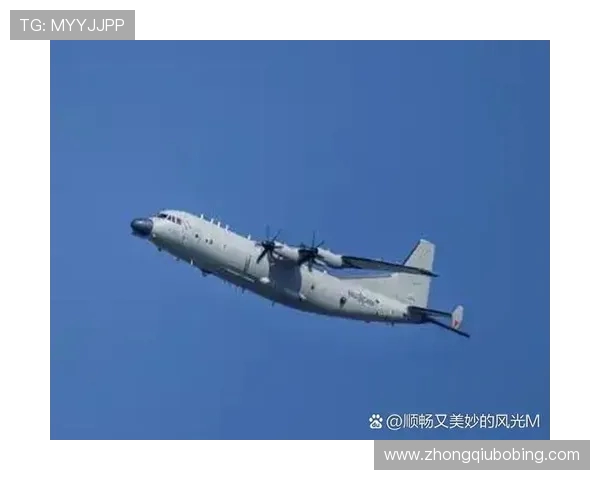 五机编队掠过苏超赛场！国产飞机硬核助威点燃主场(1)